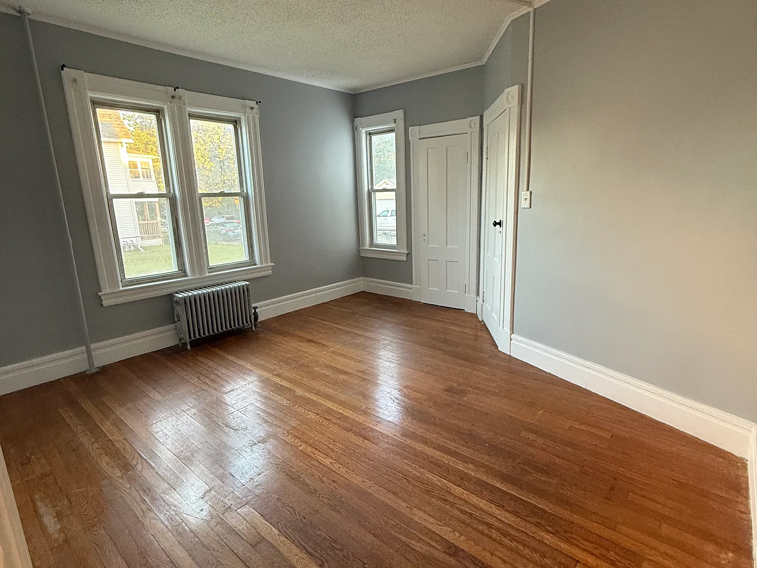 3 bed, $2,000 — Photo 3