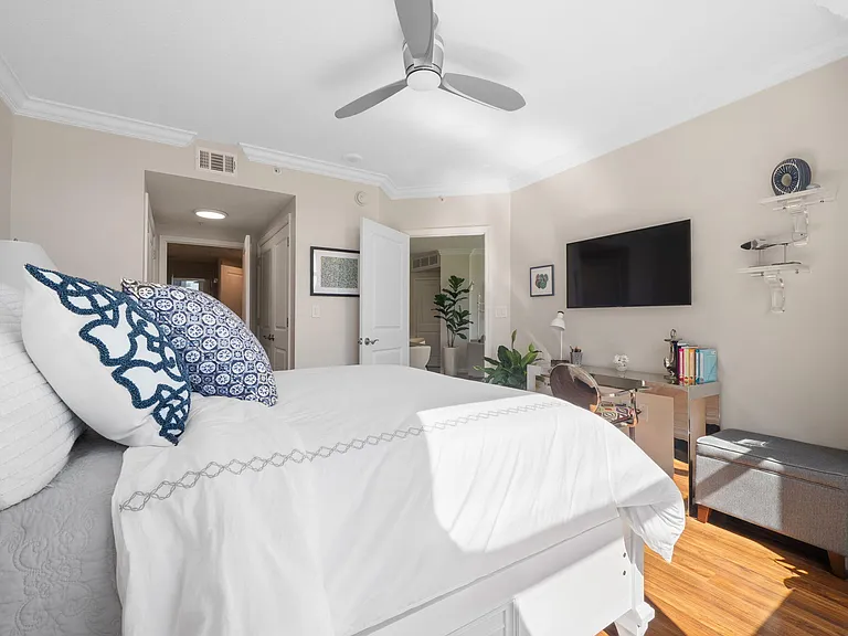 347 N New River Dr E #610 — Photo 12