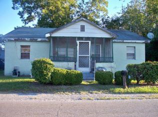 109 SE Railroad St, Mc Rae, GA 31055