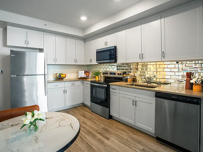 Crenshaw Lofts — Photo 14