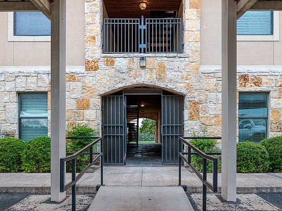 3rd image of 7164 Texas Dr