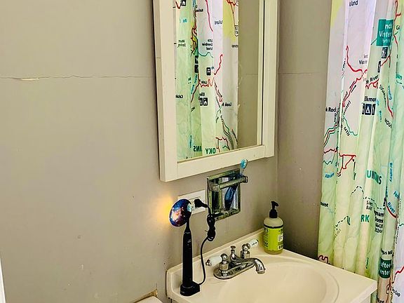 5th image of 3355 N Troy St #11012987