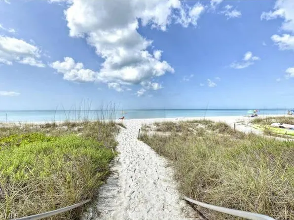 1919 Gulf Shore Blvd N APT 102, Naples, FL 34102