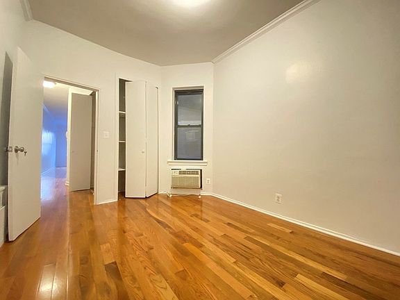 4th image of 164 E 78th St #4B