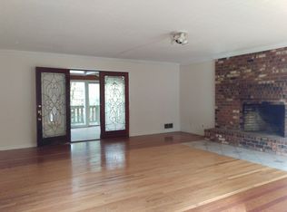 5697 Crestview Dr, Acworth, GA 30102