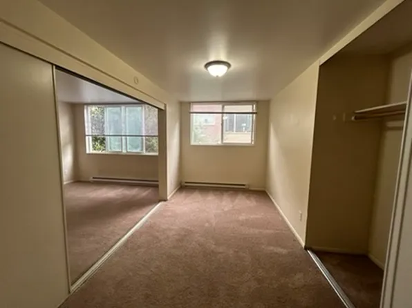 5033 15th Ave NE, Seattle, WA