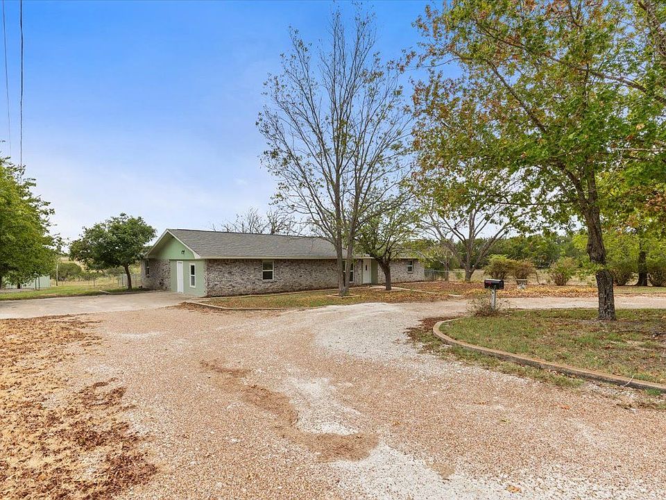 2nd image of 309 Concrete St