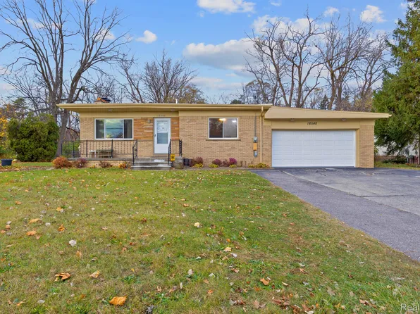 18540 W Nine Mile Rd, Southfield, MI 48075