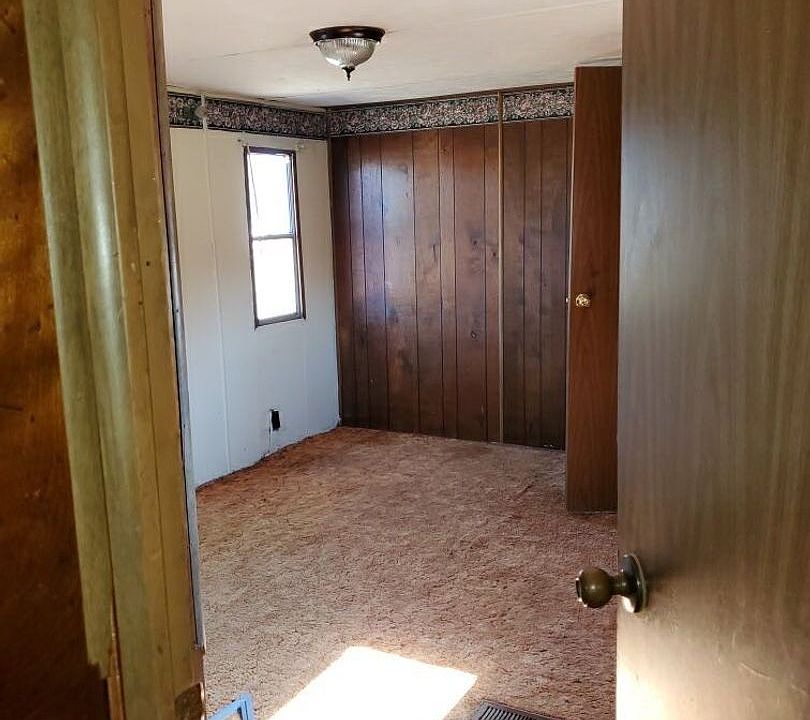 2nd image of 180 Gray Fox Rd