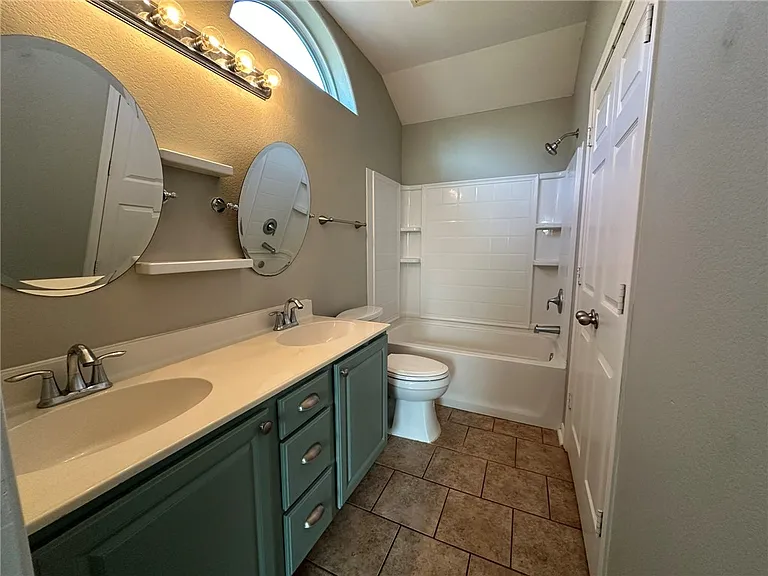 1132 Imperial St — Photo 9