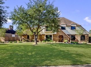 928 Oleander St, Lake Jackson, TX 77566