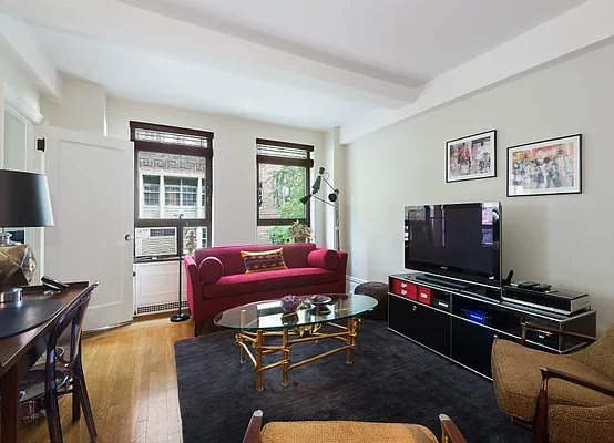 Sold by Warburg | media 7