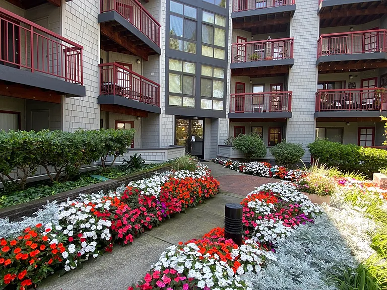 PARK PLACE APARTMENTS — Photo 9