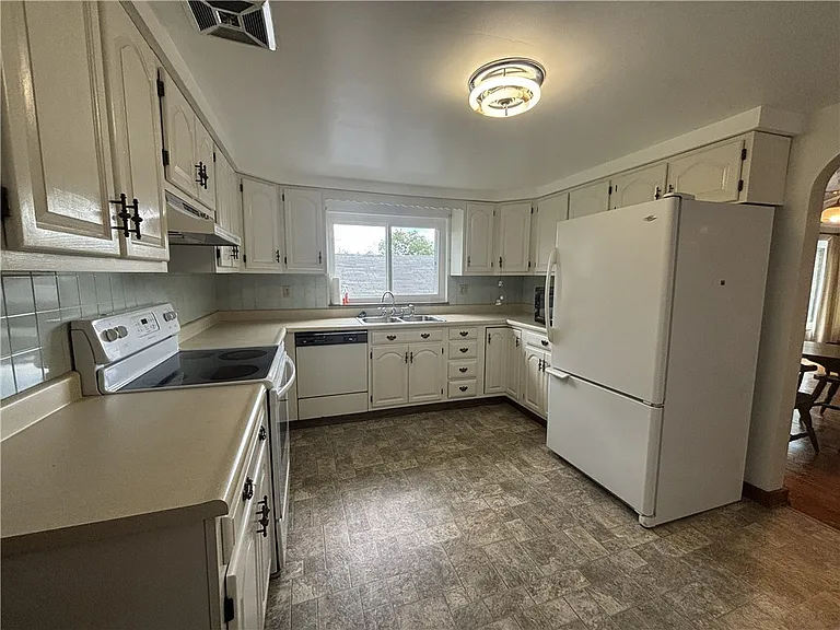 809 Carbon Rd — Photo 11
