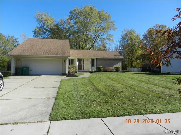 130 Sunset Dr, Hamburg, NY 14075