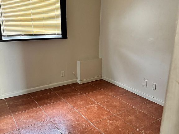 3rd image of 101 NE 41st St APT C48