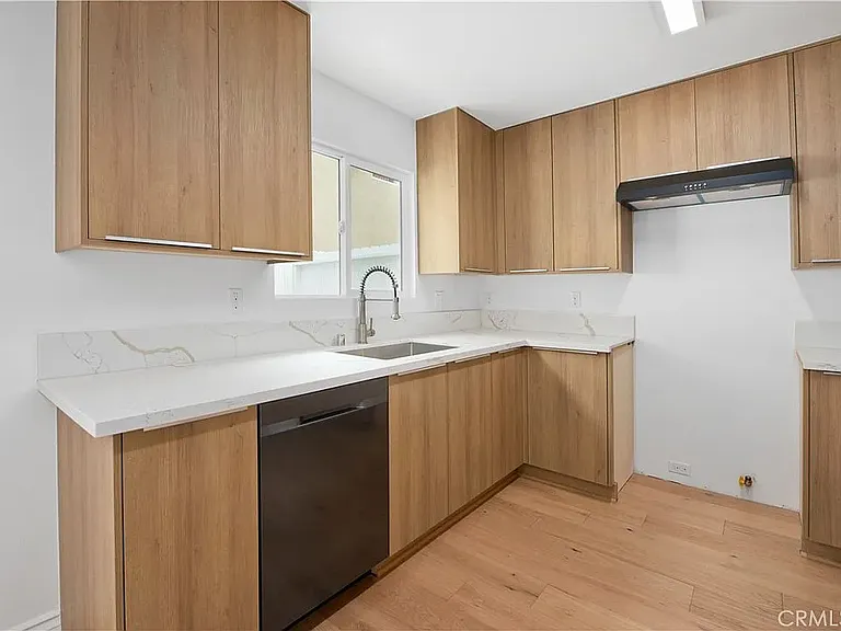 8839 Cedros Ave #2 — Photo 22