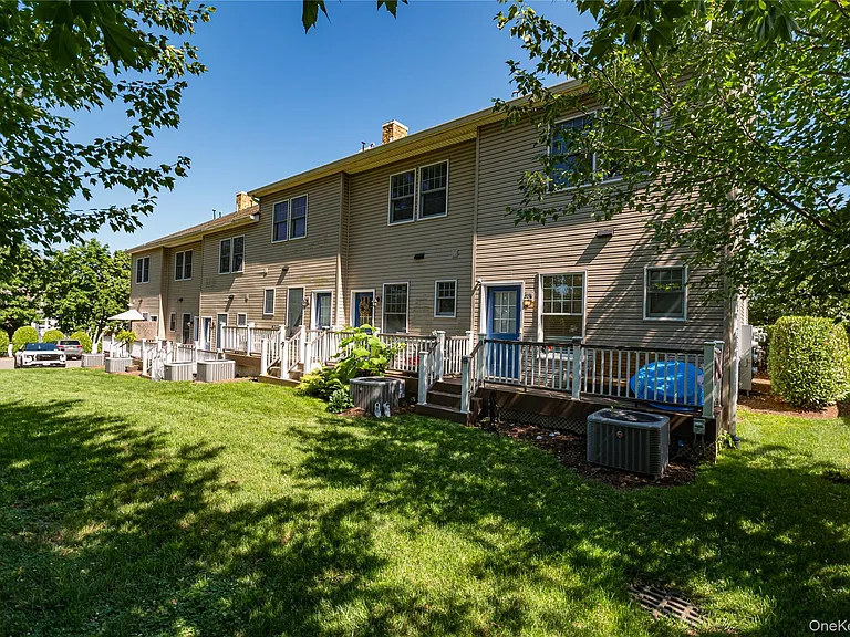 7 Nathan Hale Dr #A — Photo 17