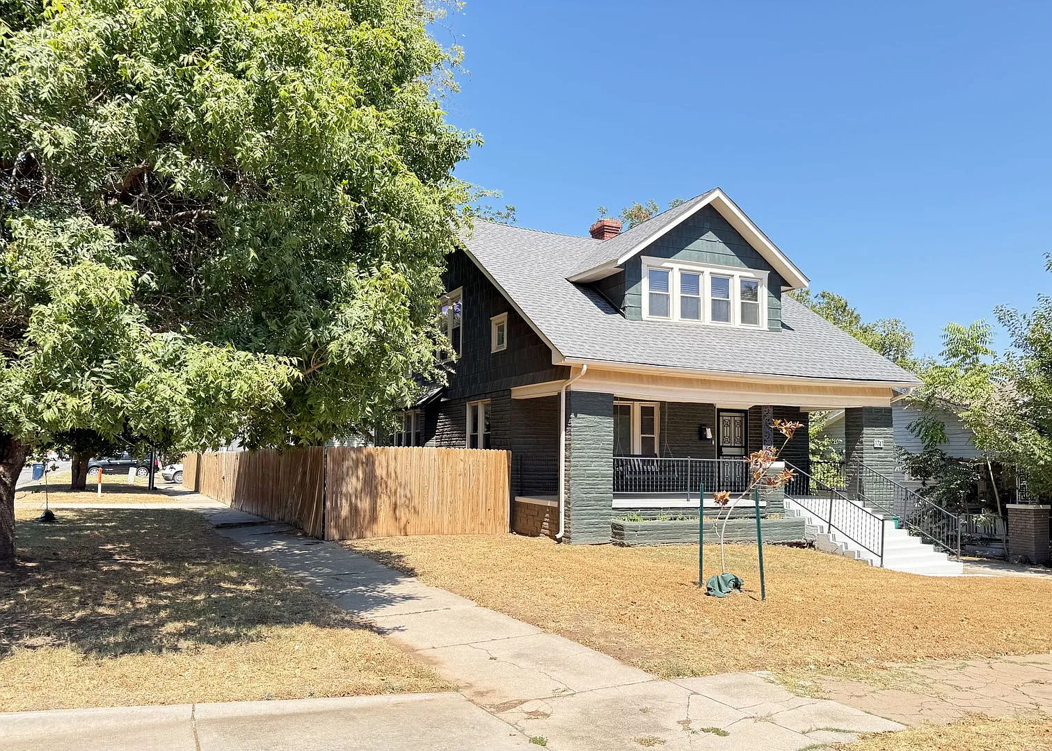 1920s Home with Vintage Charm — Photo 2