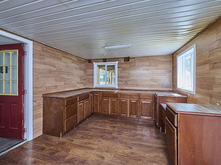 37 Locust St #1 — Photo 28