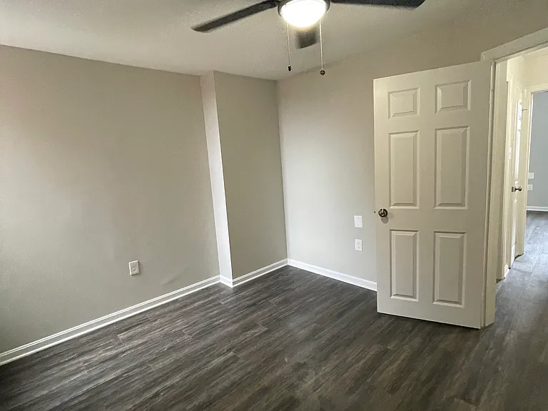 1514 N Luzerne Ave — Photo 20