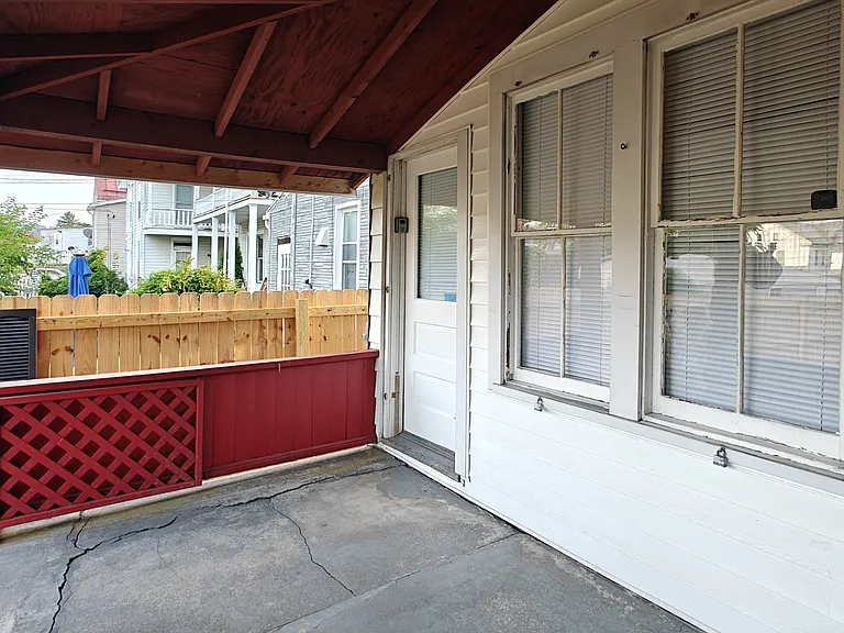 118 Shaw Ave — Photo 36