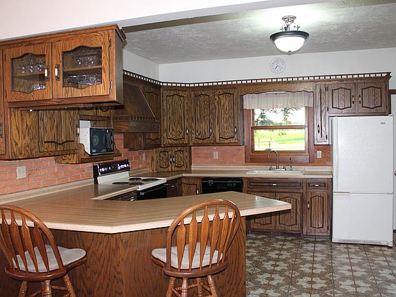 OPEN CONCEPT KITCHEN/DINING 