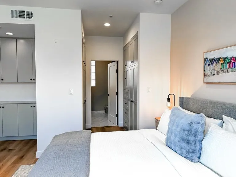 1744 Butler Ave #205 — Photo 21