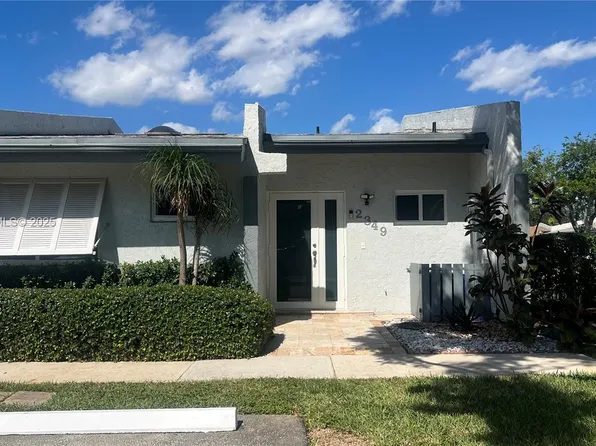 2349 N 37th Ave, Hollywood, FL 33021