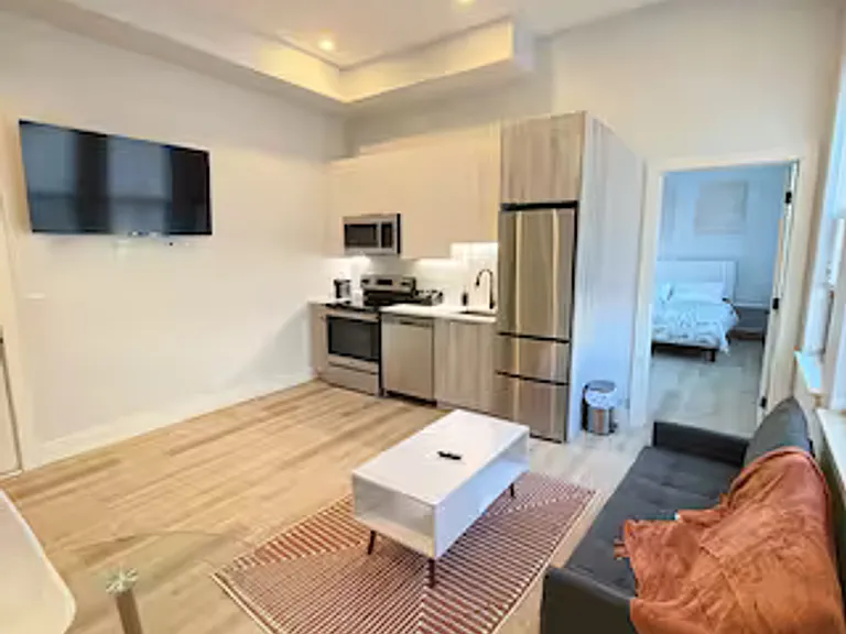 Serpentine Apartments: Newly Renovated in the Heart of Drexel — Photo 24