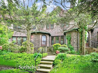 5 Archway Pl, Forest Hills Gardens, NY, 11375
