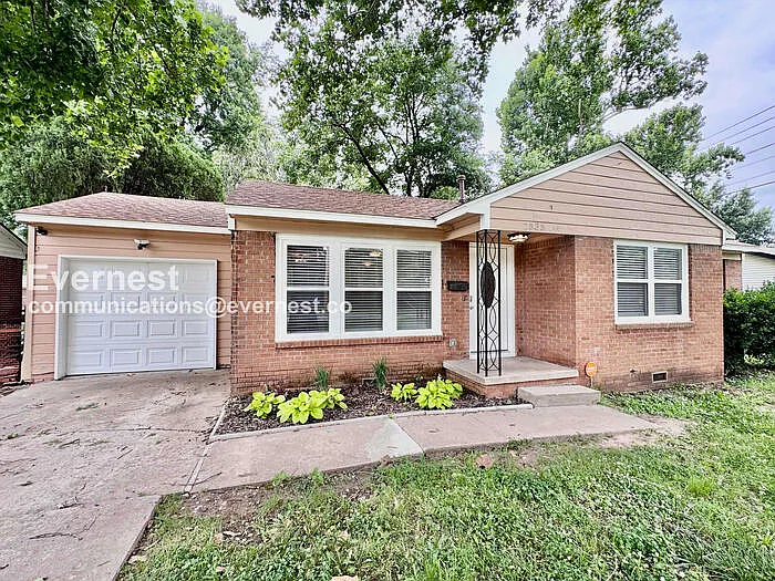 2535 S Pittsburg Ave — Photo 1