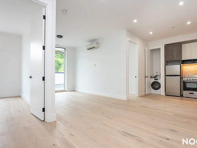 491 Evergreen Ave #2B — Photo 1