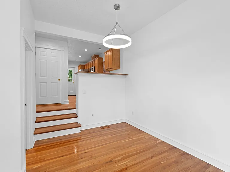 3140 NE 103rd Pl — Photo 6