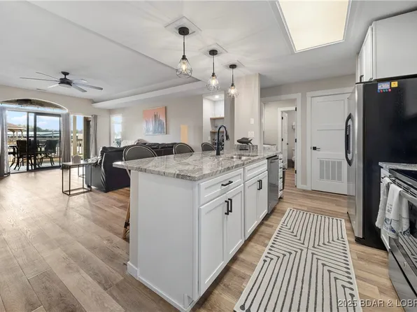 34 Aqua Finn Dr #1B, Lake Ozark, MO 65049