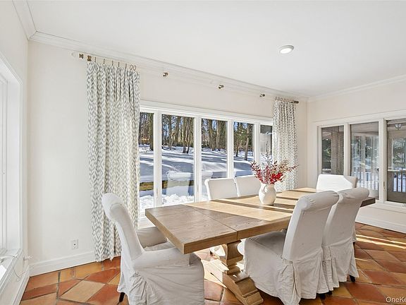 5th image of 85 Cove Road