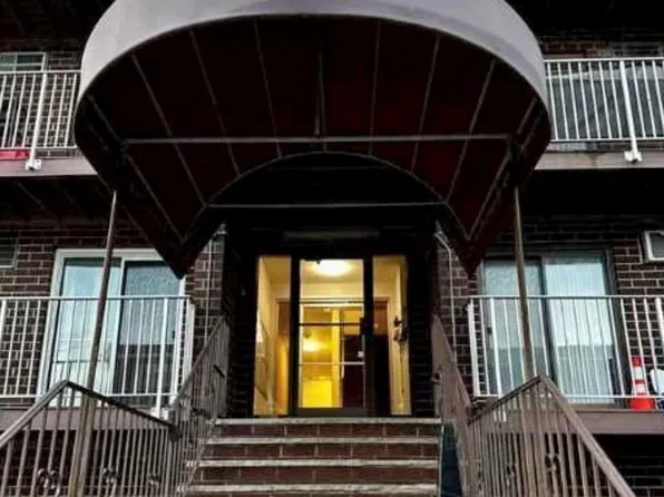 201 12th St APT 10, Palisades Park, NJ 07650