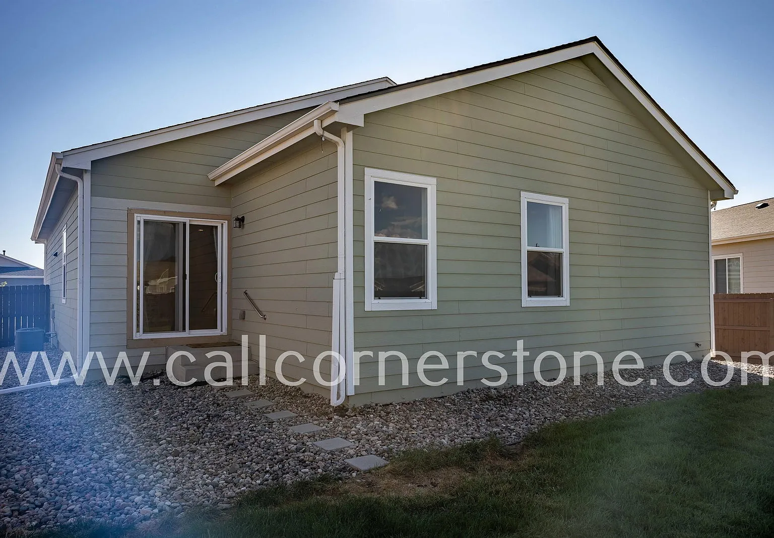 3 bed, 2.0 bath, 1469 sqft, $2,322 — Photo 2