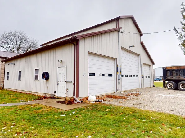 1001 Oak St, Woodville, OH 43469