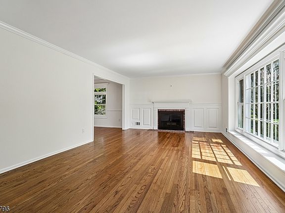 3rd image of 236 Spring Ridge Dr