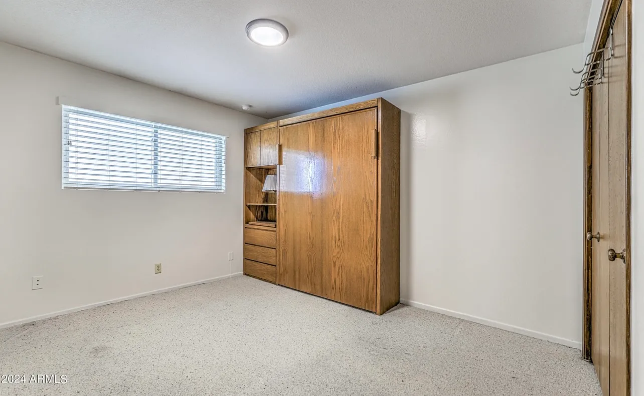 3 bed, 2183 sqft, $3,250 — Photo 2