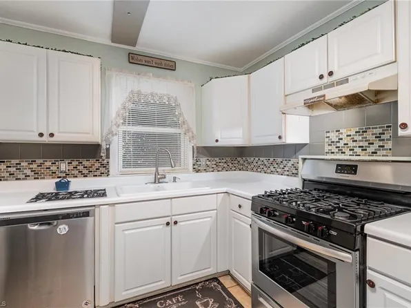 2210 Hubert St, Greensboro, NC 27403