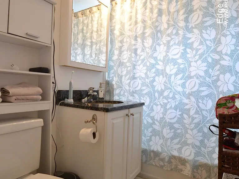 140 Newton St #4 — Photo 8