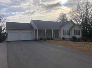 212 Huffmond St, Gretna, VA 24557