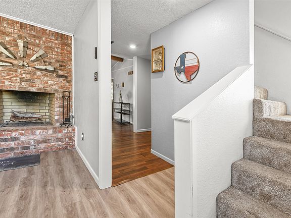 4th image of 641 Green Valley Dr