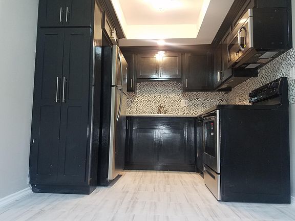 2nd image of 612 N Wilcox Ave APT 3