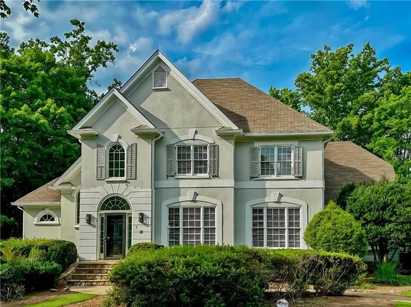 2660 Coachmans Cir, Alpharetta, GA 30022