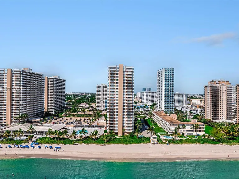 1950 S Ocean Dr #11D — Photo 4