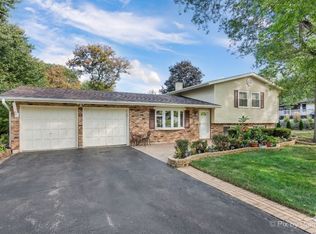 849 Hemlock Dr, Dundee, IL