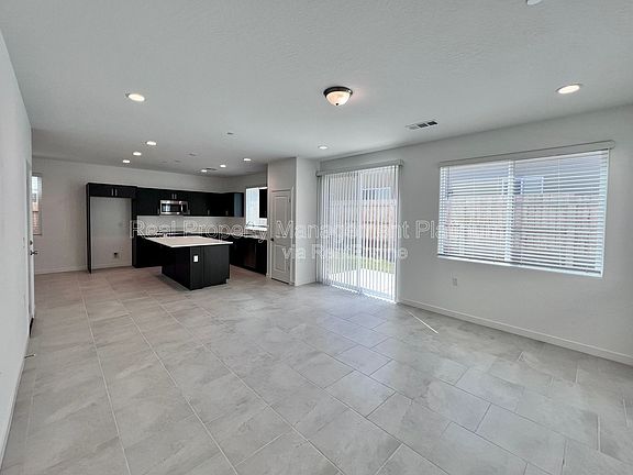 3rd image of 2915 E Tierra Dr